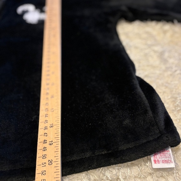 Disney children’s size large fleece pullover black - Picture 6 of 9